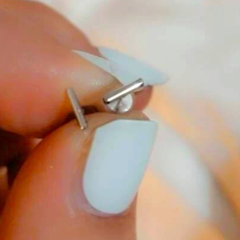 Minimalistic [SILVER] Simple Modern Bar Stud Set | 2 Pairs! - Picture 7 of 11